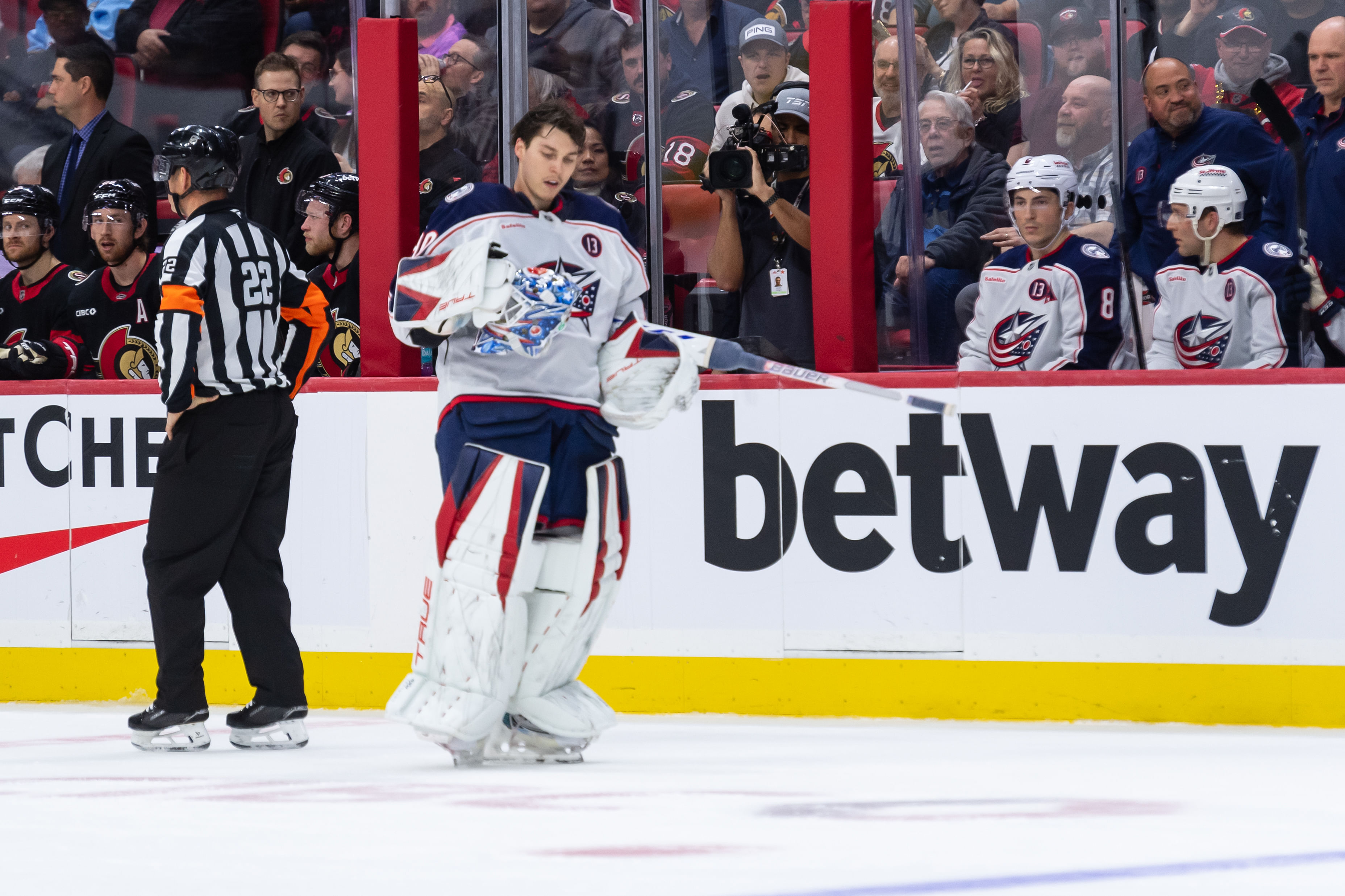 Columbus will need to figure out where they stand with Elvis Merzlikins - Source: Imagn